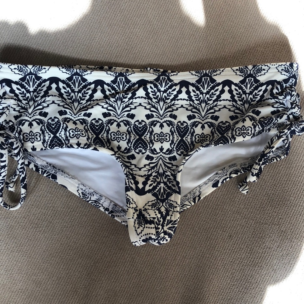 Booty swim boy shorts